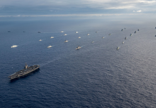 A multinational fleet performs a controlled breakaway during a photo exercise off the coast of Hawaii during the Rim of Pacific Exercise (RIMPAC), July 26 2018 