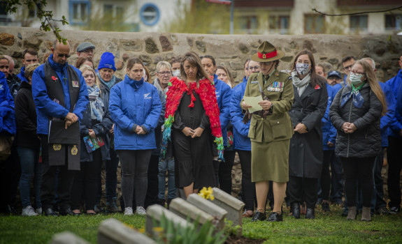 A moving ceremony was held on Monday 18 April at Chanak Consular Cemetery, to honour members of the Canterbury Mounted Rifles who passed away from influenza in 1918.