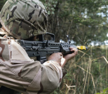 NZDF soldiers train Ukrainian recruits in the UK.