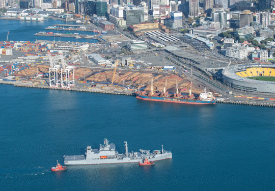 HMNZS Aotearoa sails into Wellington