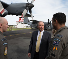 U.S. Ambassador Tom Udall meets RNZAF personnel at RNZAF Base Auckland ahead of Exercise Nocturnal Reach, a combined USAF and RNZAF exercise.