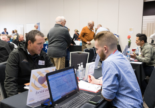 An NZDF veteran discusses support options at a Veterans’ Affairs forum in Hamilton.