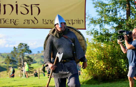 Private van Lit ran the Middle-earth Halfling Marathon in Hobbiton, contributing to the Ukraine Orphan Fund Charity.