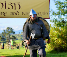 Private van Lit ran the Middle-earth Halfling Marathon in Hobbiton, contributing to the Ukraine Orphan Fund Charity.