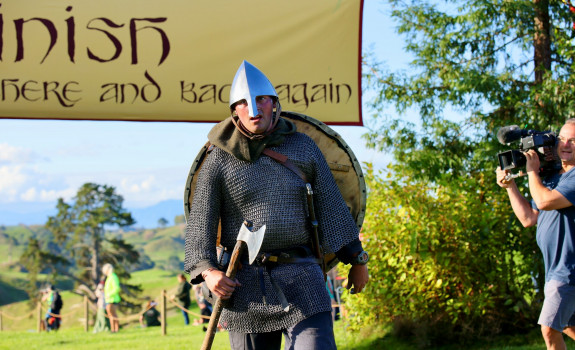 Private van Lit ran the Middle-earth Halfling Marathon in Hobbiton, contributing to the Ukraine Orphan Fund Charity.