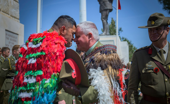 Corporal Nori Lee and Chief of Army Major General Boswell hongi at the New Zealand Memorial Service in Chunuk Bair, Gallipoli.