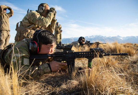 In the windy and exposed terrain of Tekapo, our soldiers train during an exercise. 