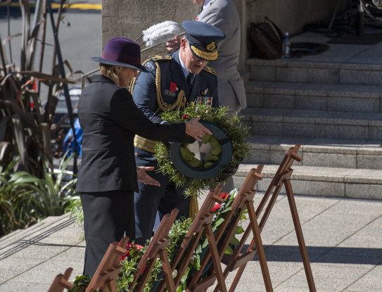 Chief of Defence Force, Air Marshal Kevin Short, and Mrs Sherryll Short lay a wreath at Pukeahu National War Memorial. 