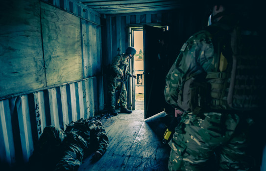 Soldiers from 5/7 Battalion, 1RNZIR conduct clearances during Exercise Thorndon