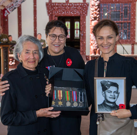 The whānau of 80 Māori Battalion soldiers who fought in World War II have received their medals at a ceremony conducted at Te Papaiouru Marae in Rotorua.