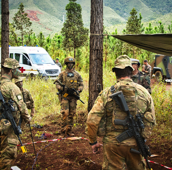 NZ Army personnel receive instructions during Exercise Tagata’toa in New Caledonia.New Zealand Army soldiers