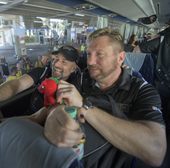 Co-Captain, Staff Sergeant Bob Pearce and NZ Invictus team member Adam Modd capture memories after arriving in Dusseldorf, Germany for the Invictus Games 2023