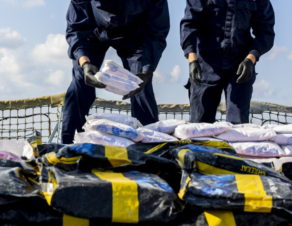 HMS Montrose crew with drugs seized at the end of the Royal New Zealand Navy’s stint leading the Combined Task Force 150 in the Indian Ocean