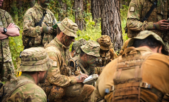NZ Army personnel receive instructions during Exercise Tagata’toa in New Caledonia. Credit: French Armed Forces New Caledonia (FANC).