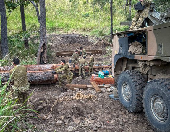 Combat engineers from the NZ Army’s 2nd Engineer Regiment worked alongside their Australian counterparts construct a timber bridge using materials found on site.