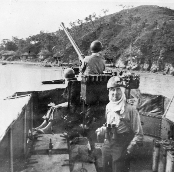 A black and white photo of HMNZS Hawea patrolling the Han River, Korea.